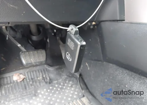 2016 Toyota Rav4 Hybrid Limited z USA, uszkodzony, nr VIN JTMDJREV6GD031344